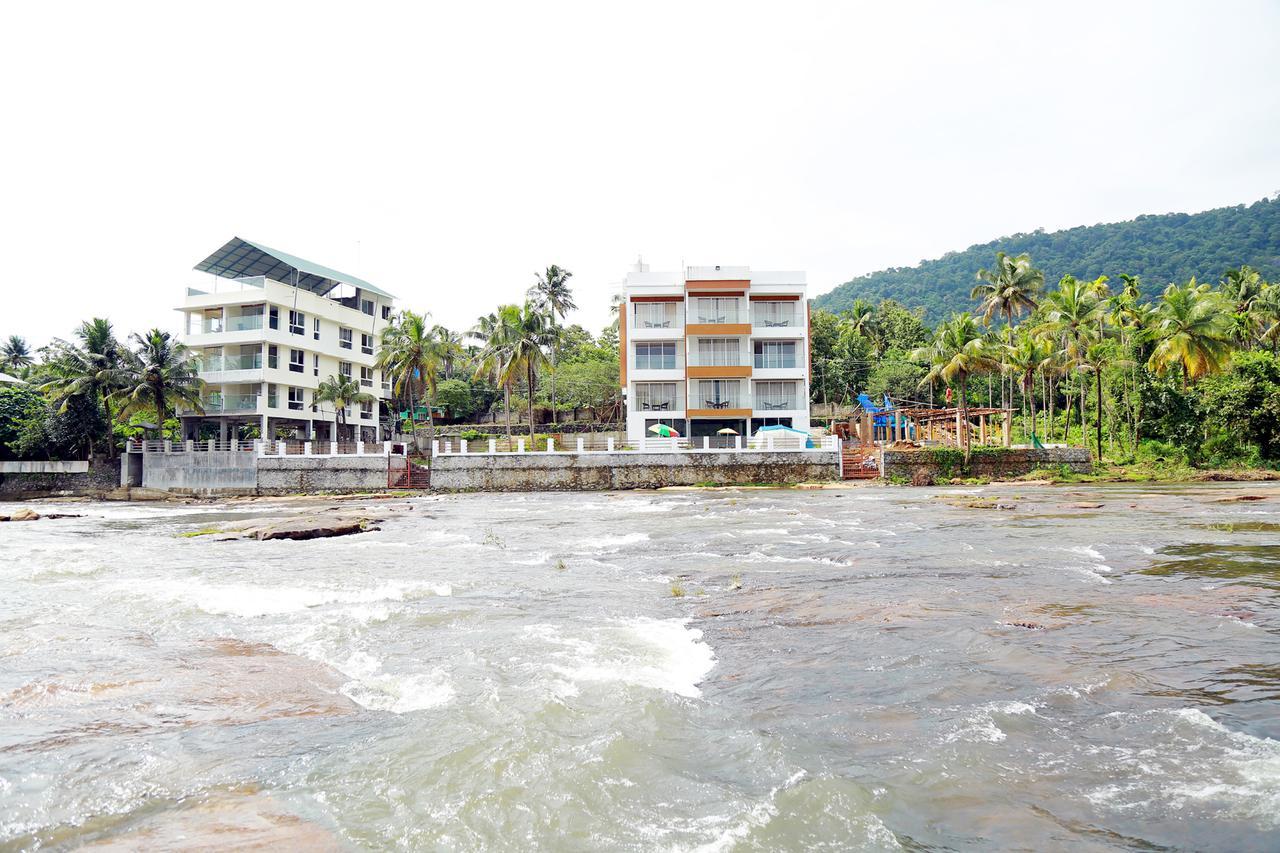 Athirapilly River Resort Athirappilly Exterior photo
